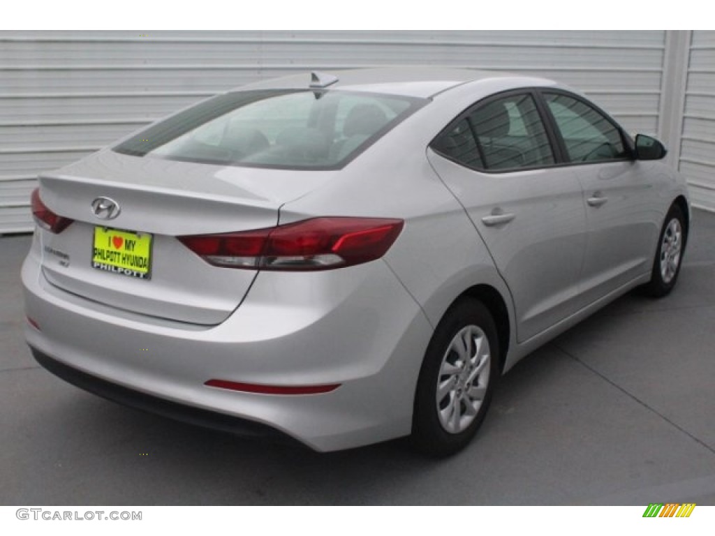 2017 Elantra SE - Silver / Gray photo #10