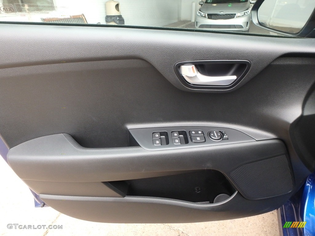 2018 Kia Rio S Door Panel Photos