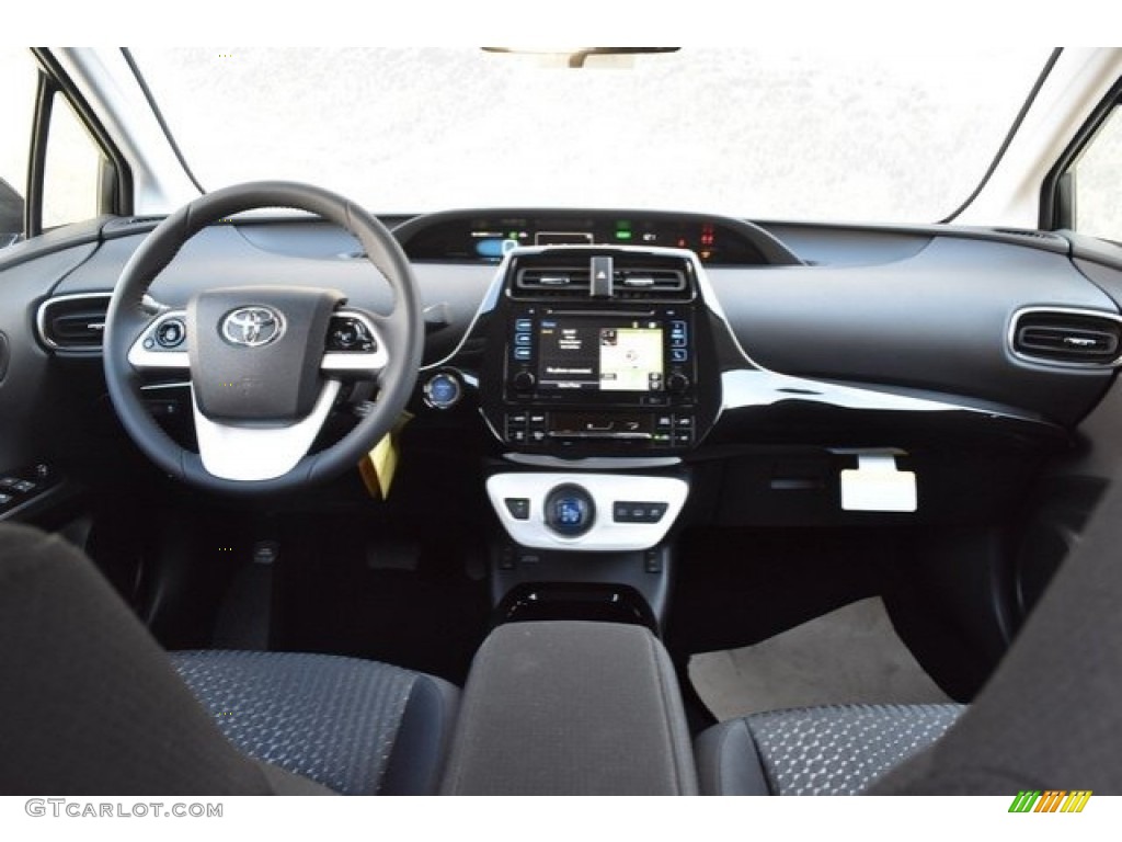 2018 Prius Prime Plus - Classic Silver Metallic / Black photo #8