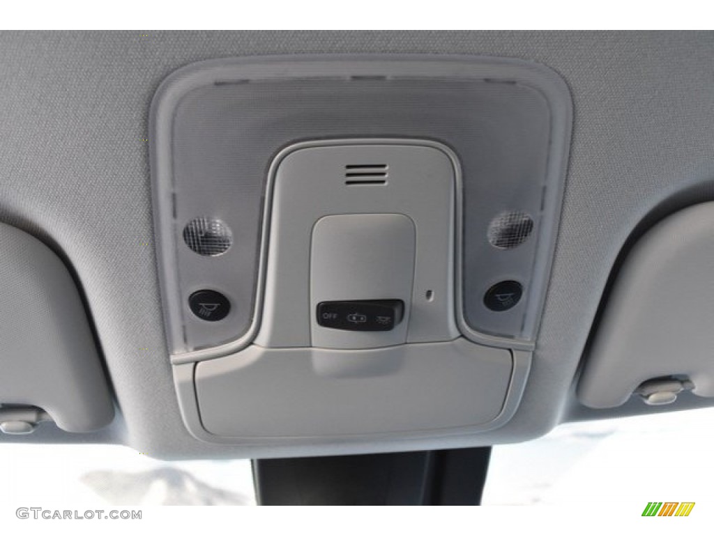 2018 Prius Prime Plus - Classic Silver Metallic / Black photo #9