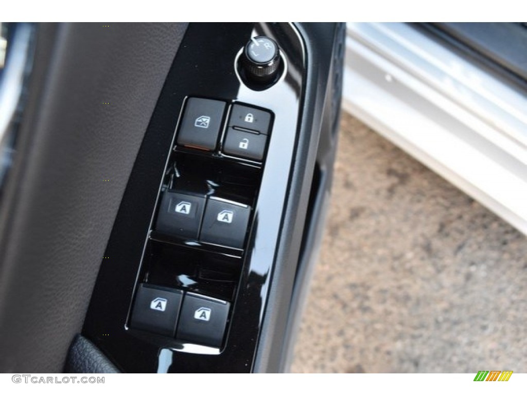 2018 Prius Prime Plus - Classic Silver Metallic / Black photo #24