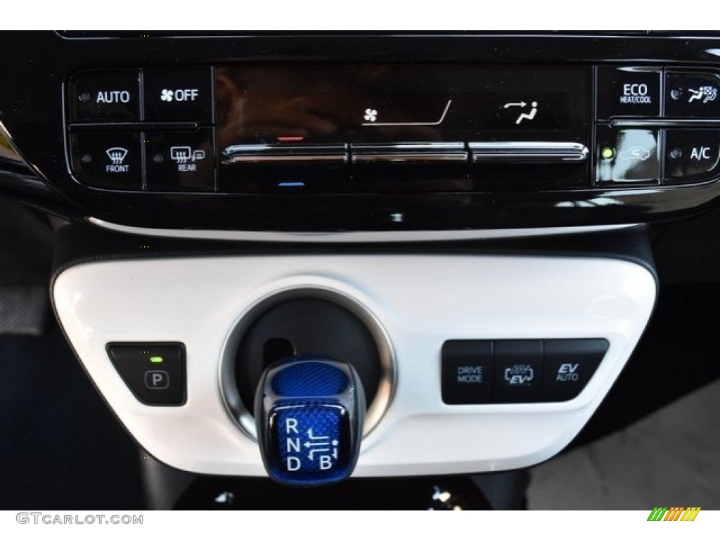 2018 Prius Prime Plus - Classic Silver Metallic / Black photo #29