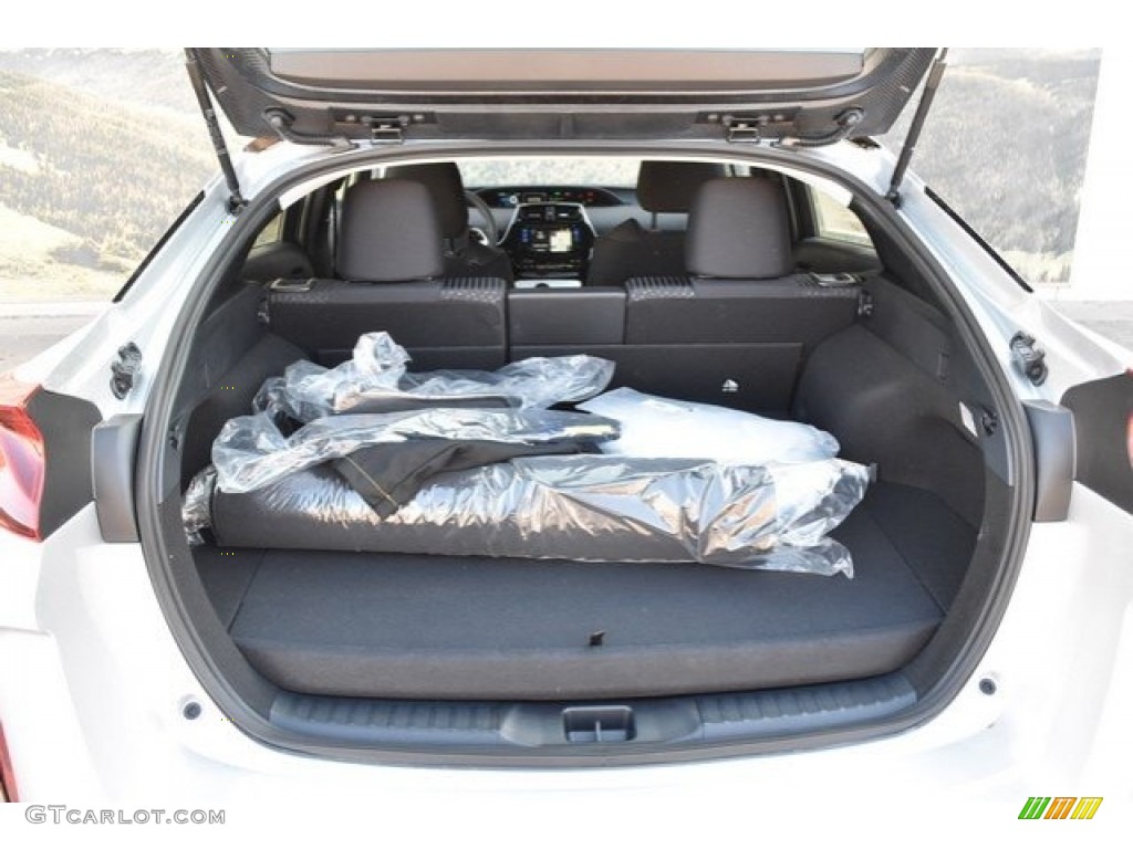 2018 Prius Prime Plus - Classic Silver Metallic / Black photo #30