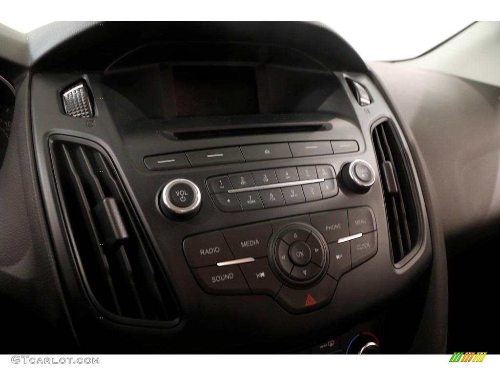 2015 Focus SE Hatchback - Magnetic Metallic / Charcoal Black photo #8
