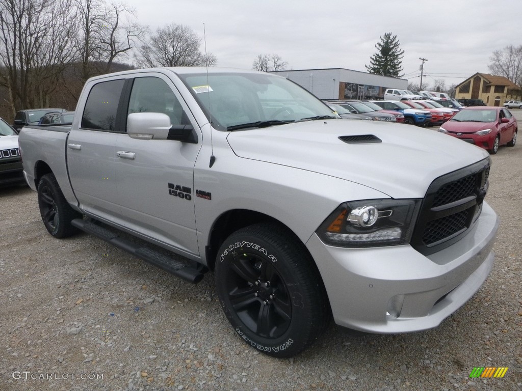 2018 1500 Sport Crew Cab 4x4 - Bright Silver Metallic / Black photo #7