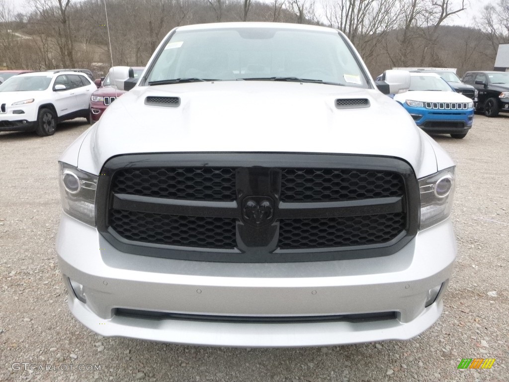 2018 1500 Sport Crew Cab 4x4 - Bright Silver Metallic / Black photo #8