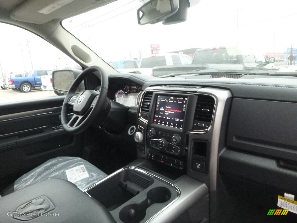 2018 1500 Sport Crew Cab 4x4 - Bright Silver Metallic / Black photo #11