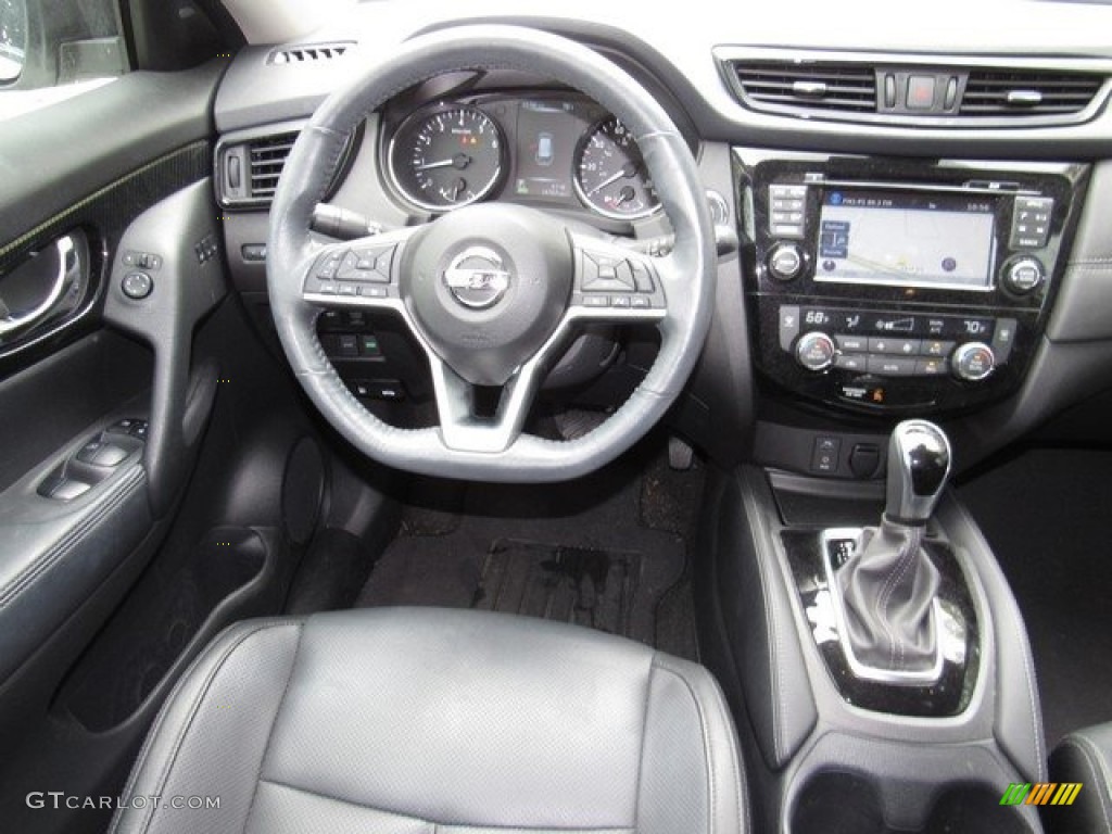 2017 Rogue SL - Pearl White / Charcoal photo #14