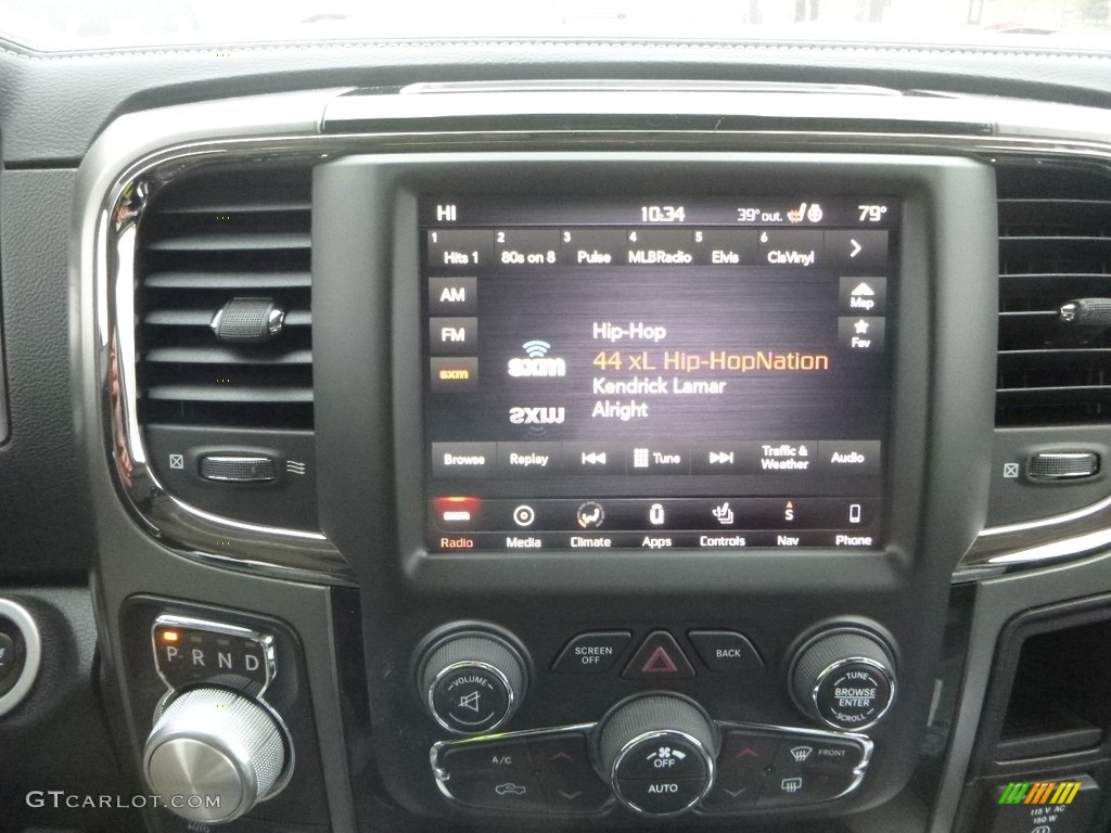 2018 1500 Sport Crew Cab 4x4 - Bright Silver Metallic / Black photo #18