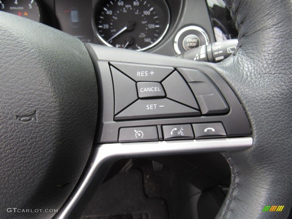 2017 Rogue SL - Pearl White / Charcoal photo #29