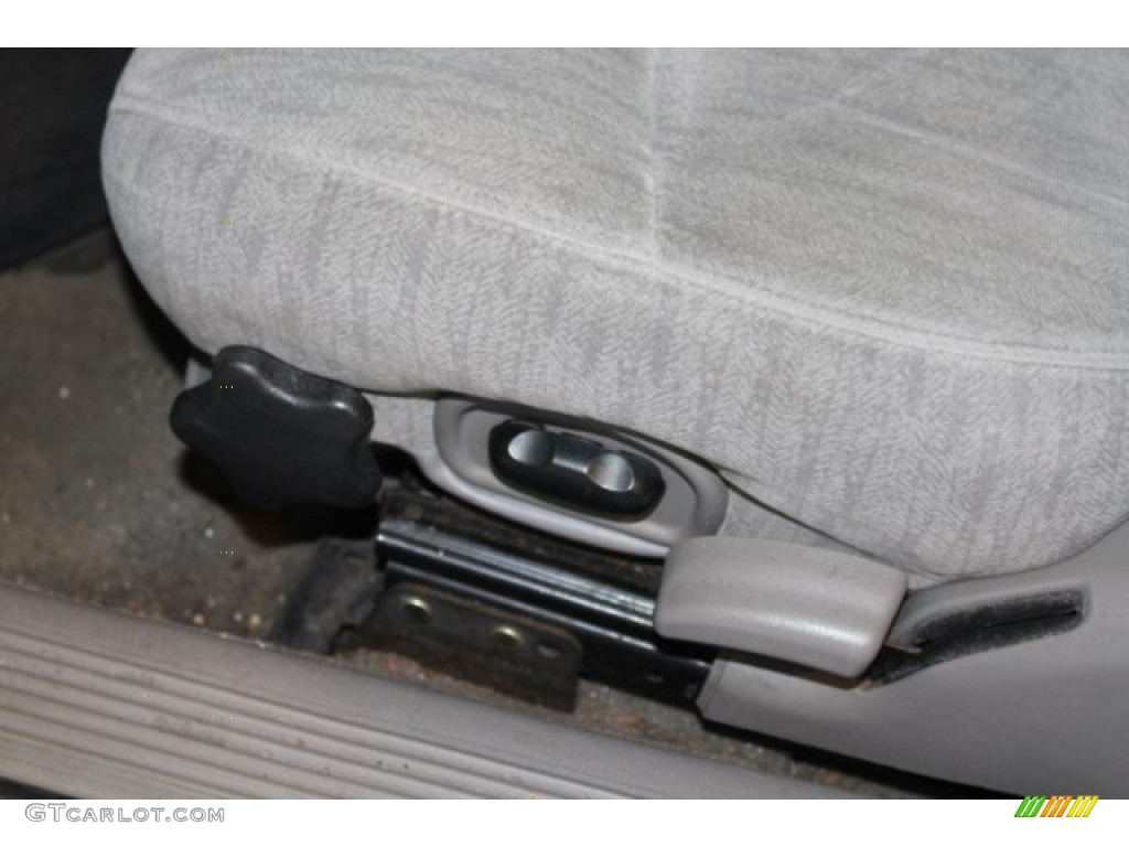 2005 LeSabre Custom - Platinum Metallic / Gray photo #18