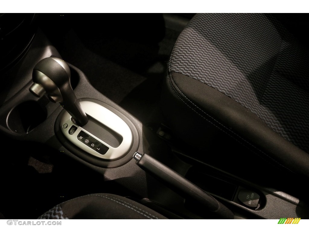 2014 Versa Note SV - Super Black / Charcoal photo #12