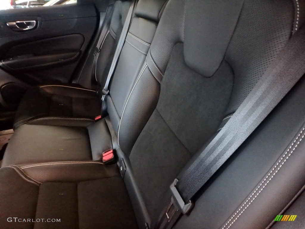 2018 XC60 T6 AWD R Design - Passion Red / Charcoal photo #8