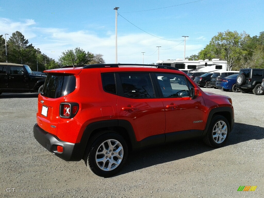 2018 Renegade Latitude - Colorado Red / Black photo #5