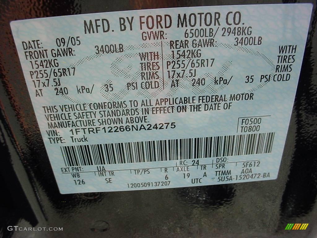 2006 F150 STX Regular Cab - Black / Medium Flint photo #17