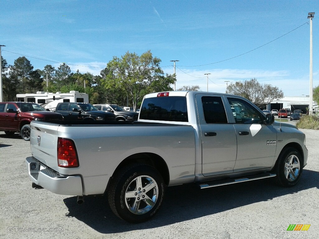 2018 1500 Express Quad Cab - Bright Silver Metallic / Black/Diesel Gray photo #5