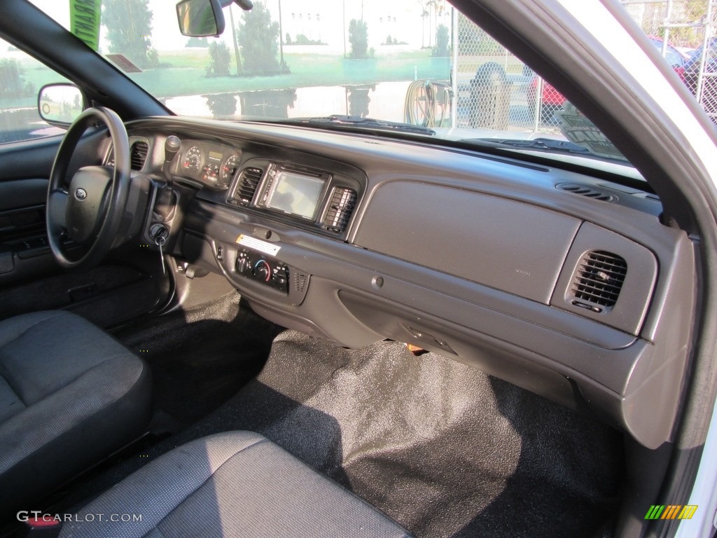 2006 Crown Victoria Police Interceptor - Vibrant White / Charcoal Black photo #13