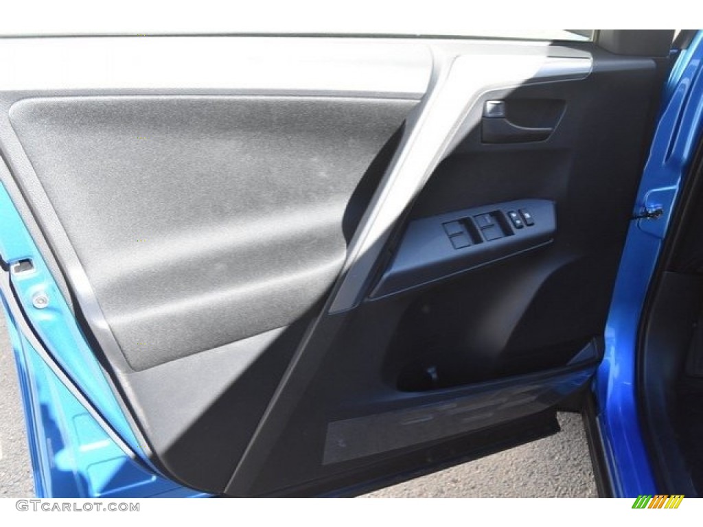 2018 RAV4 LE - Electric Storm Blue / Black photo #20