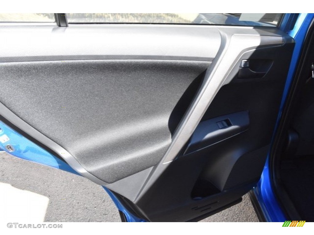 2018 RAV4 LE - Electric Storm Blue / Black photo #21