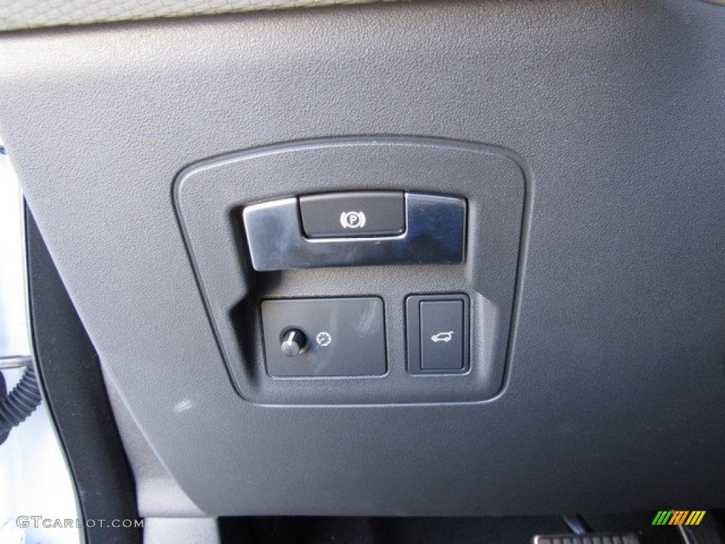 2018 Range Rover Velar R Dynamic SE - Fuji White / Light Oyster/Ebony photo #27