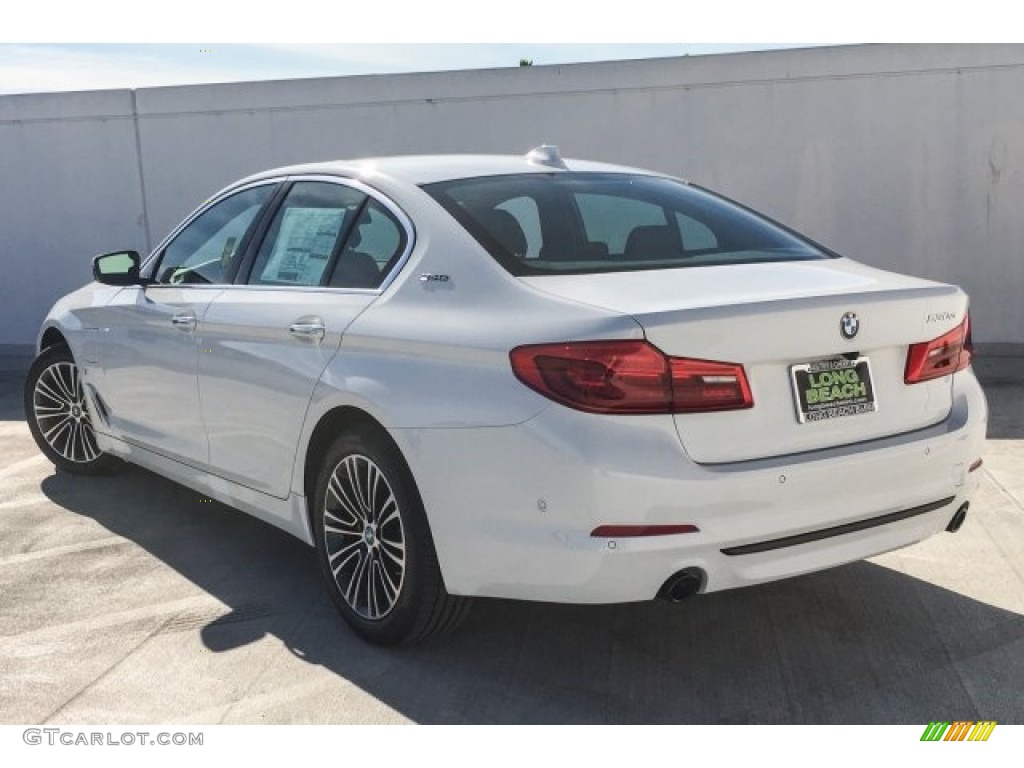 2018 5 Series 530e iPerfomance Sedan - Alpine White / Black photo #3