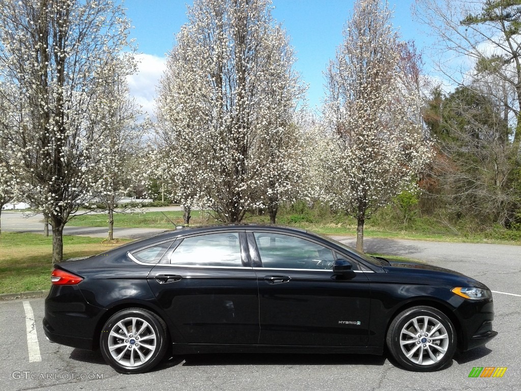 2017 Fusion Hybrid SE - Shadow Black / Ebony photo #5