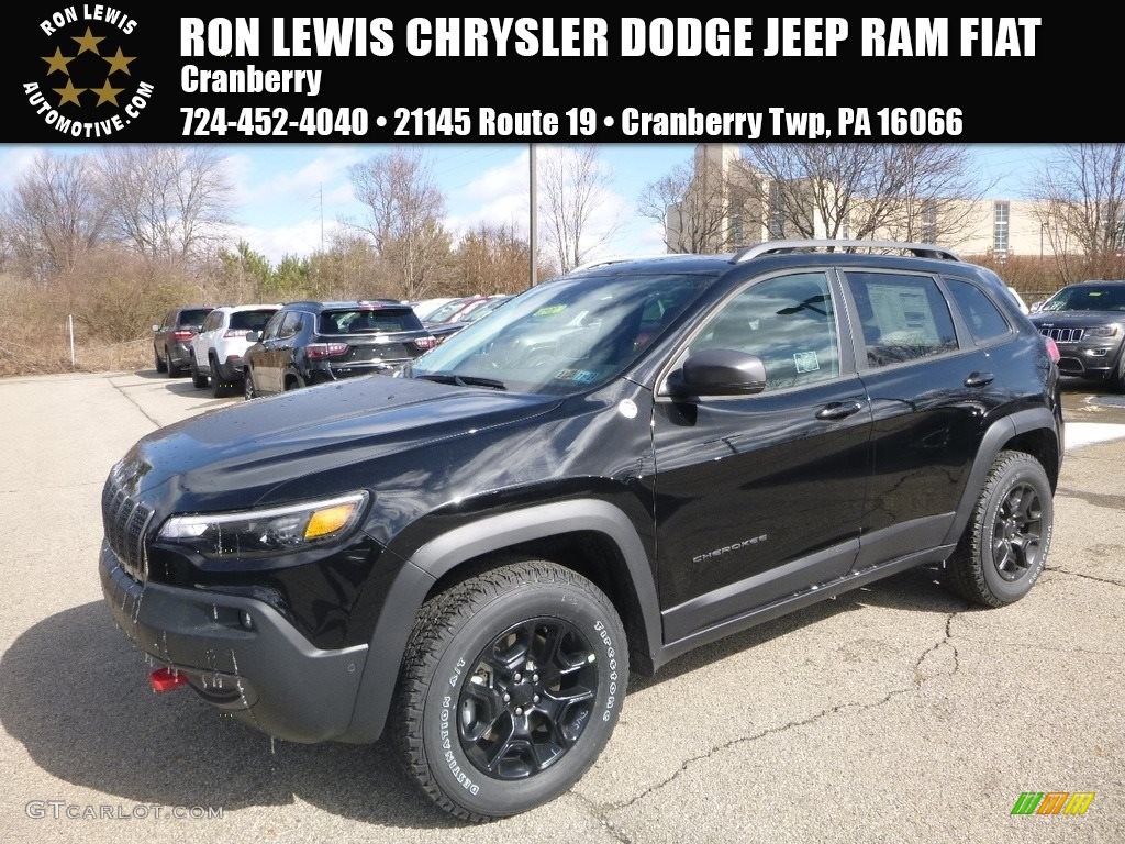 2019 Cherokee Trailhawk Elite 4x4 - Diamond Black Crystal Pearl / Black photo #1