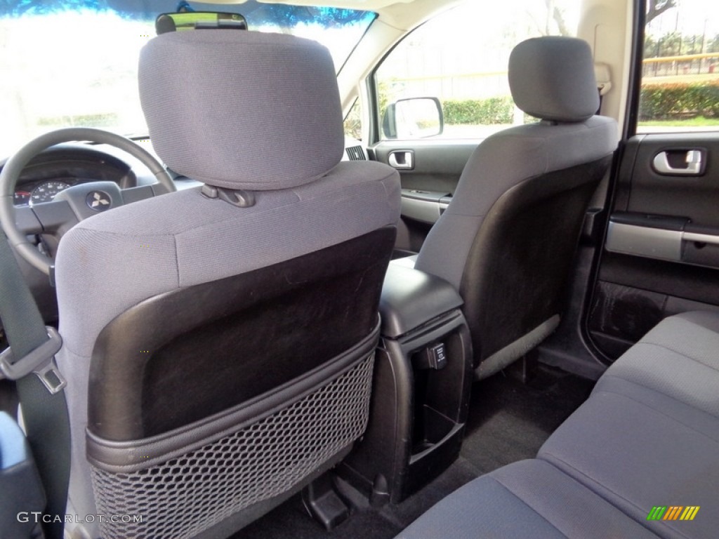 2006 Endeavor LS - Liquid Silver Metallic / Charcoal photo #16