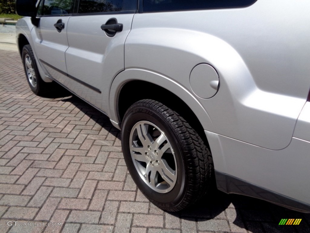 2006 Endeavor LS - Liquid Silver Metallic / Charcoal photo #20