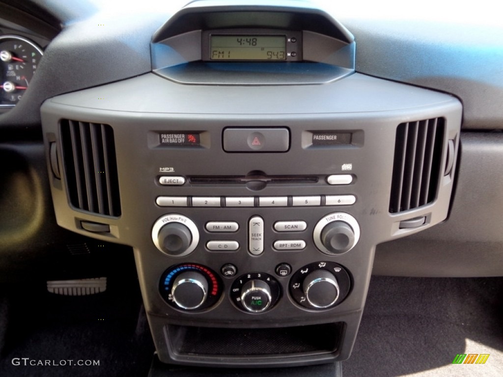 2006 Endeavor LS - Liquid Silver Metallic / Charcoal photo #21