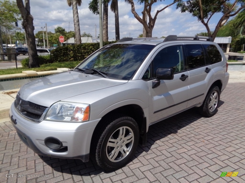 2006 Endeavor LS - Liquid Silver Metallic / Charcoal photo #29