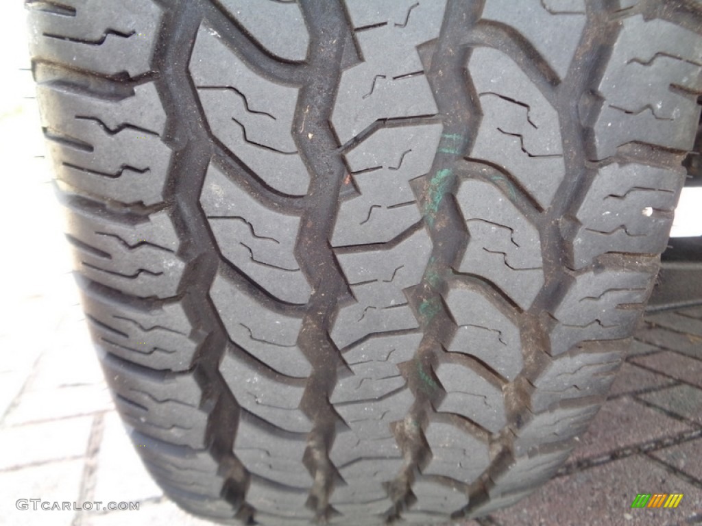 2006 Endeavor LS - Liquid Silver Metallic / Charcoal photo #36