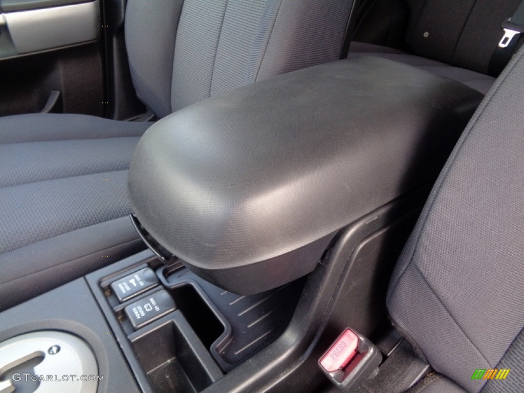 2006 Endeavor LS - Liquid Silver Metallic / Charcoal photo #48