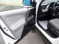 Super White - RAV4 XLE AWD Photo No. 12