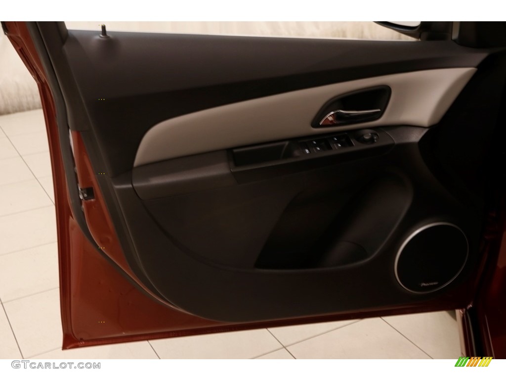 2012 Cruze LT - Autumn Red Metallic / Medium Titanium photo #4