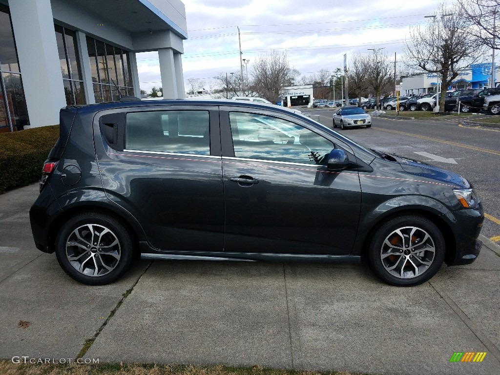 Nightfall Gray Metallic 2018 Chevrolet Sonic LT Hatchback Exterior Photo #125938590