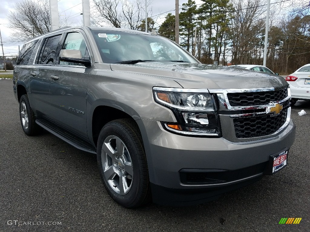 2018-pepperdust-metallic-chevrolet-suburban-ls-4wd-125902590