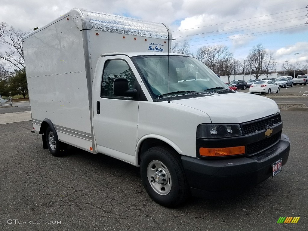 Summit White 2018 Chevrolet Express Cutaway 3500 Moving Van Exterior Photo #125948616