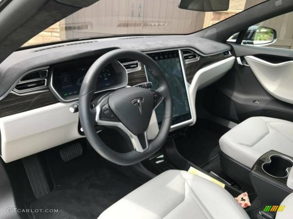 2015 Tesla Model S 85D Front Seat Photo #125950626