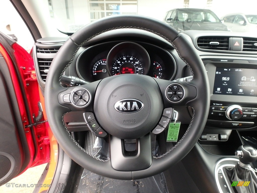 2018 Kia Soul + Black Steering Wheel Photo #125951514