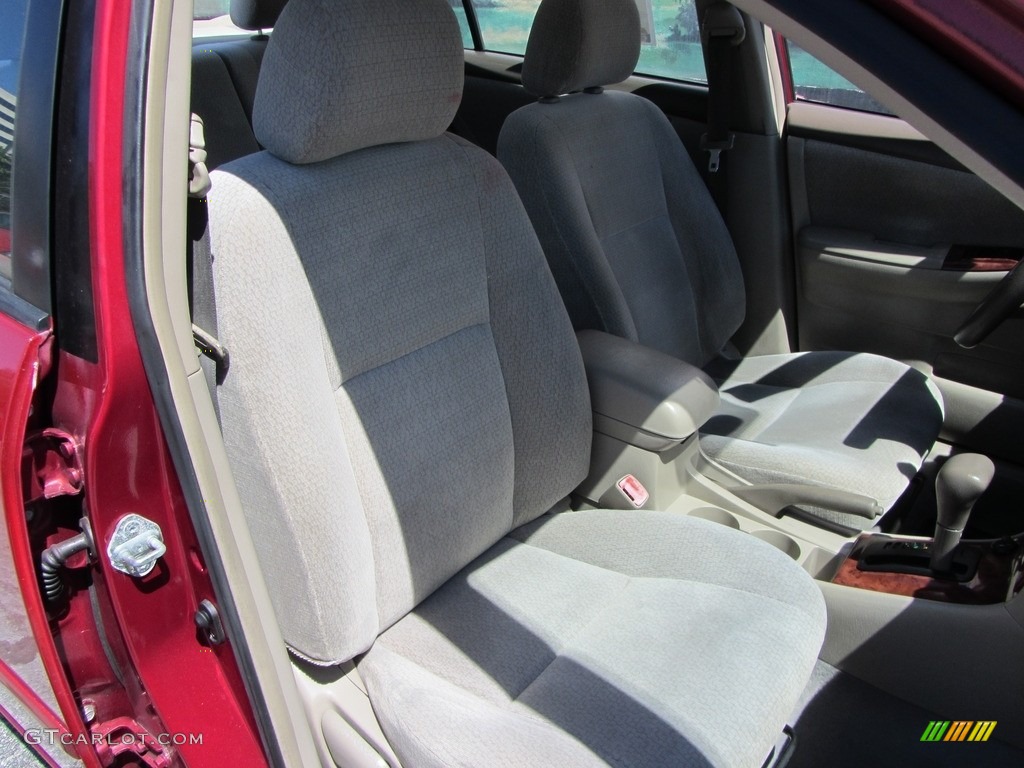 2004 Corolla LE - Impulse Red / Light Gray photo #16