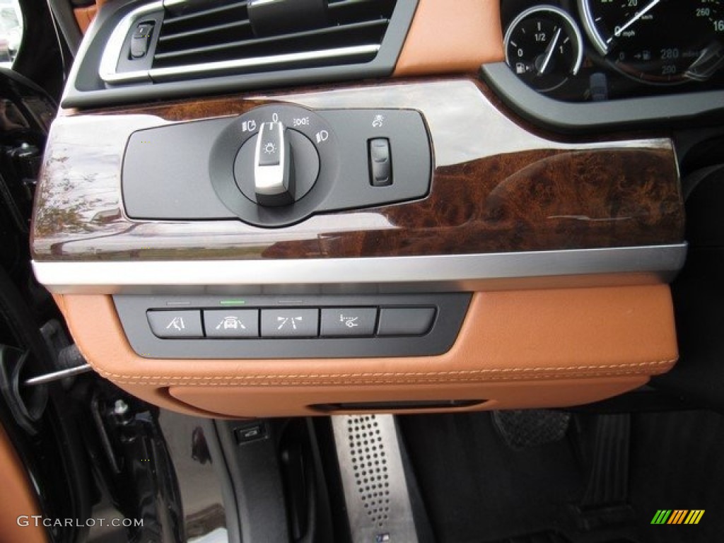2013 BMW 7 Series 760Li Sedan Controls Photo #125955436