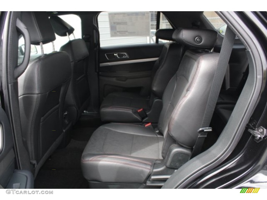 2018 Explorer XLT - Shadow Black / Ebony Black photo #24