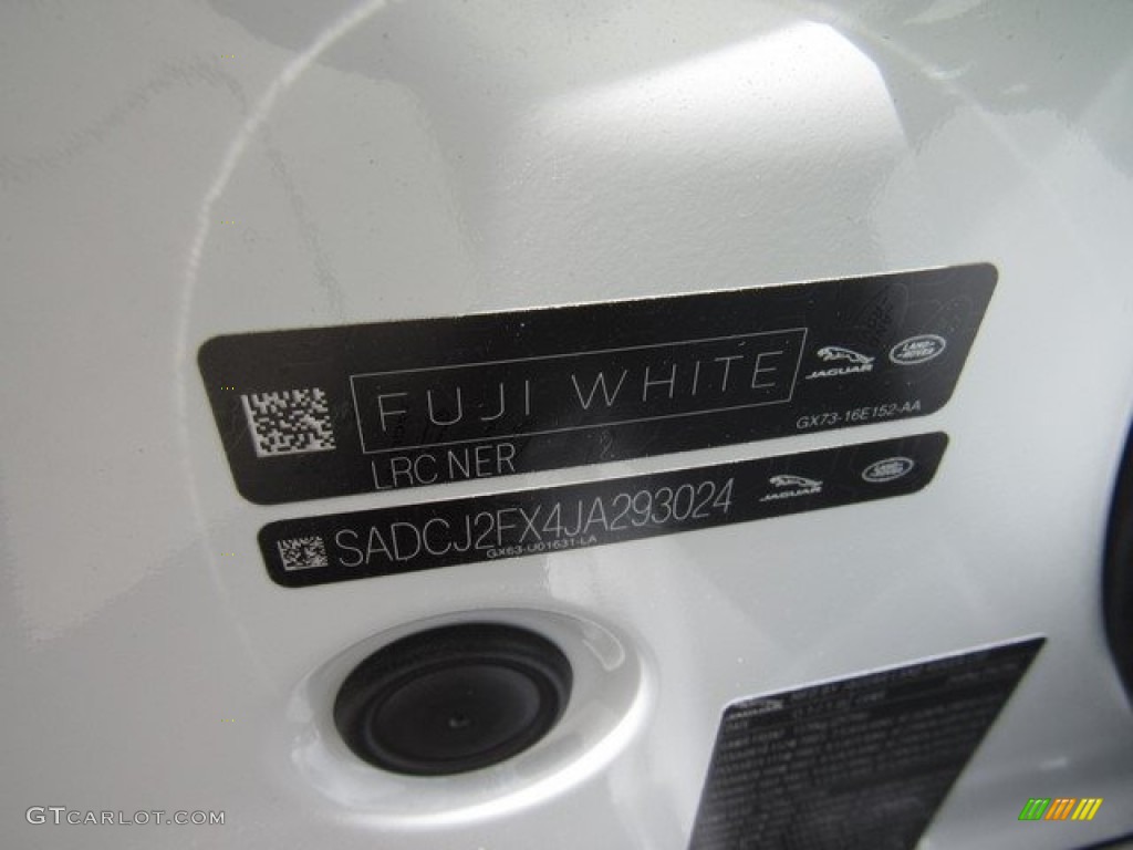2018 F-PACE 25t AWD Premium - Fuji White / Ebony photo #39