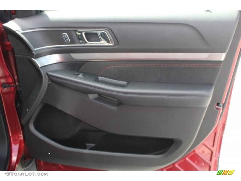 2018 Explorer XLT - Ruby Red / Ebony Black photo #30