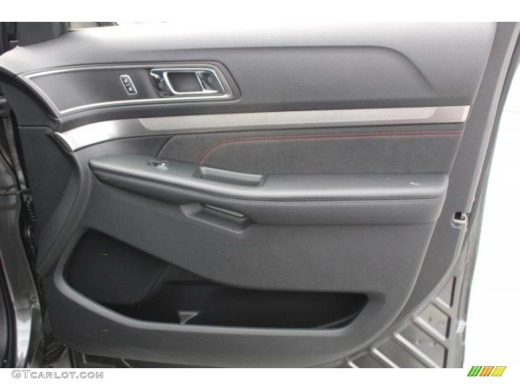 2018 Explorer XLT - Magnetic Metallic / Ebony Black photo #31
