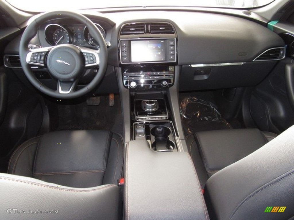 2018 F-PACE 25t AWD Prestige - Indus Silver Metallic / Ebony photo #4