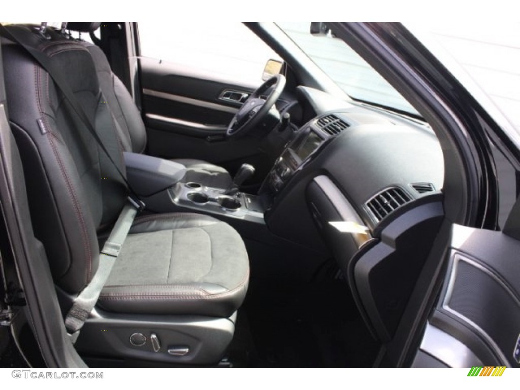 2018 Explorer XLT - Shadow Black / Ebony Black photo #34