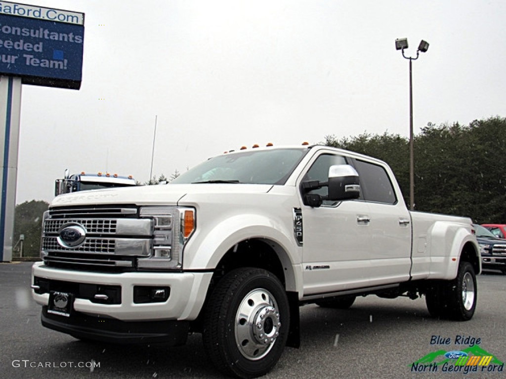 2018 F450 Super Duty Platinum Crew Cab 4x4 - White Platinum / Black photo #1