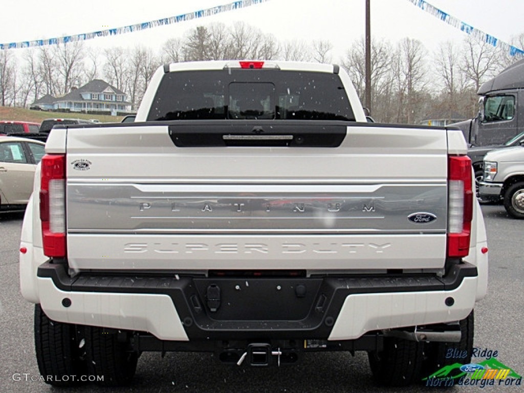 2018 F450 Super Duty Platinum Crew Cab 4x4 - White Platinum / Black photo #4